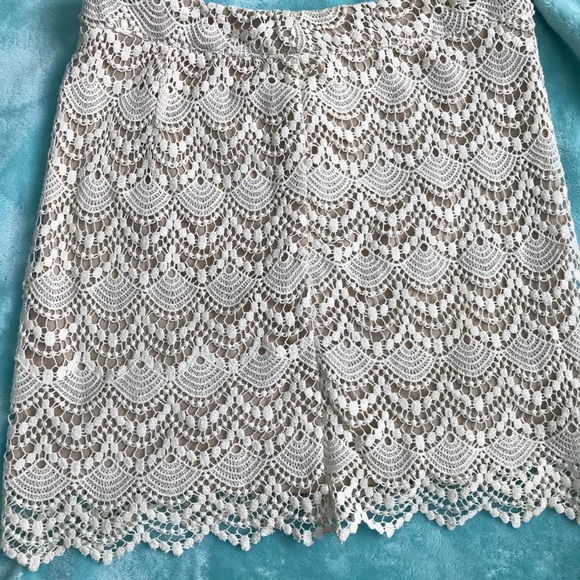 Crochet mini skirt. - Picture 2 of 4